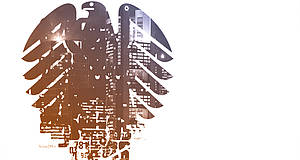 deutscher Adler mit Gebäuden als Muster