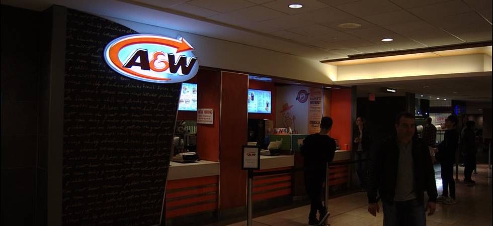 Fast Food Restaurant mit Schriftzug A&W
