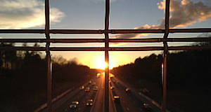 Sonnenuntergang auf Autobahn